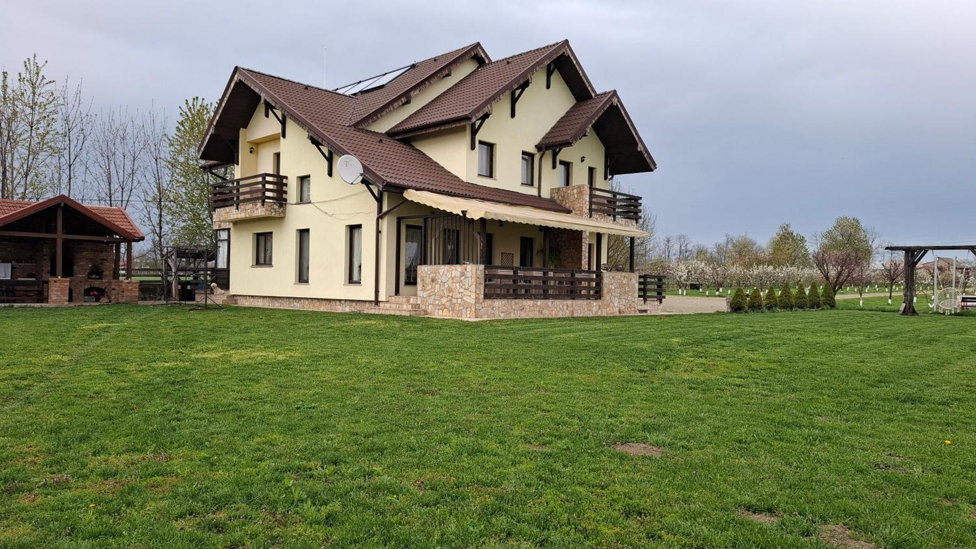 Dor De Casa Otel Doljesti Dış mekan fotoğraf